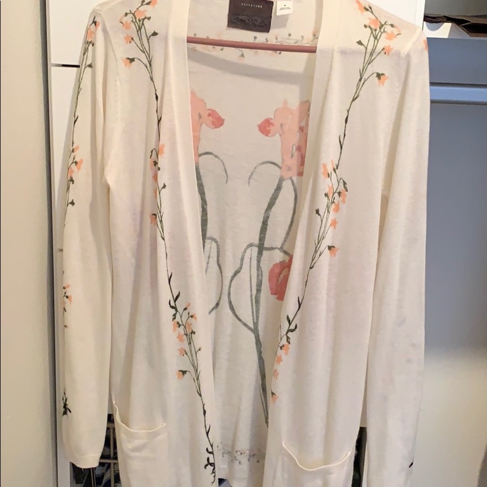 Cardigan Sweater Floral Design 💐 - Picture 2 of 6